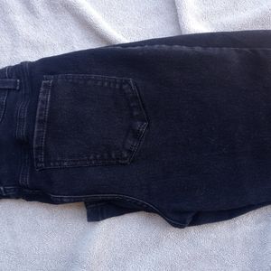 Woman's black no boundaries jeans size 7